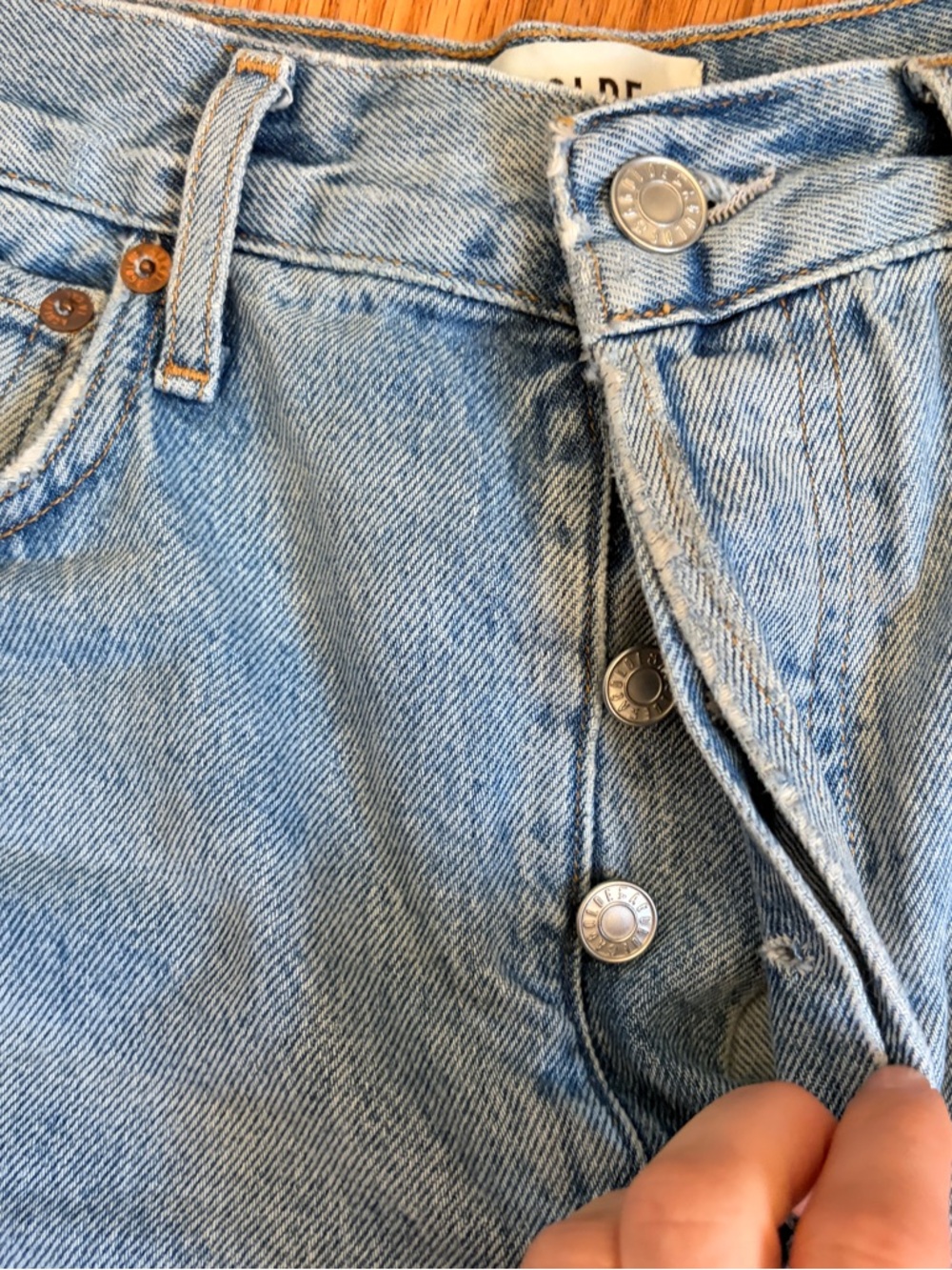 Agolde Shorts Light Blue Distressed High-Rise Denim Shorts 25 - Picture 2 of 6